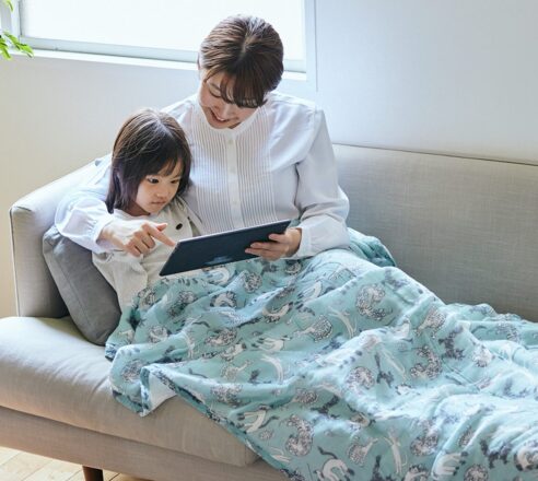 Shirayuki Throw Blanket